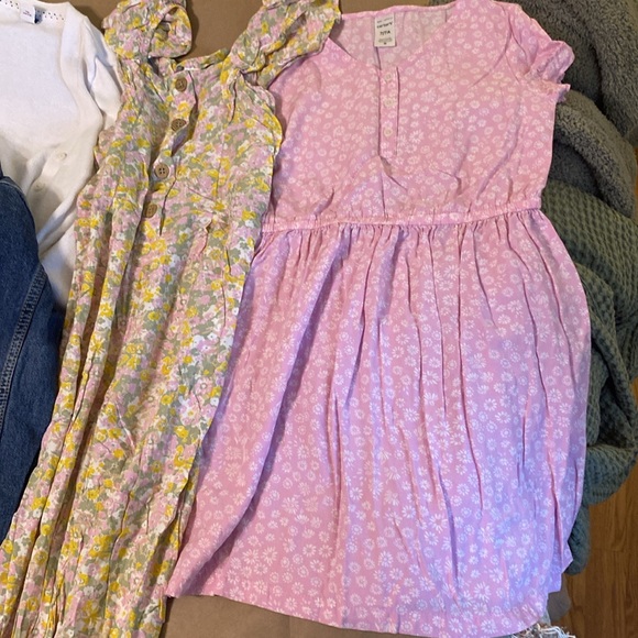 Lot of little girls size 6 dresses(x6), romper(1), denim jacket and sweater - Picture 3 of 12